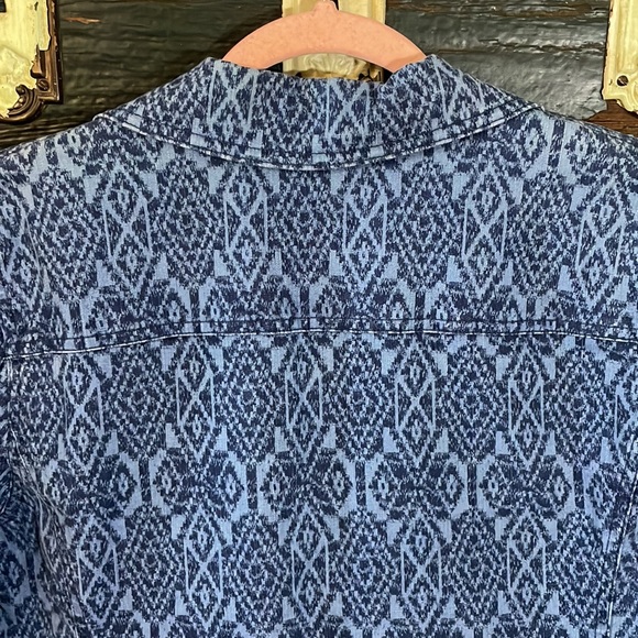 2/$30 Ruby Rd. Blue Tribal Print Denim Jacket Size 10P - Picture 7 of 10